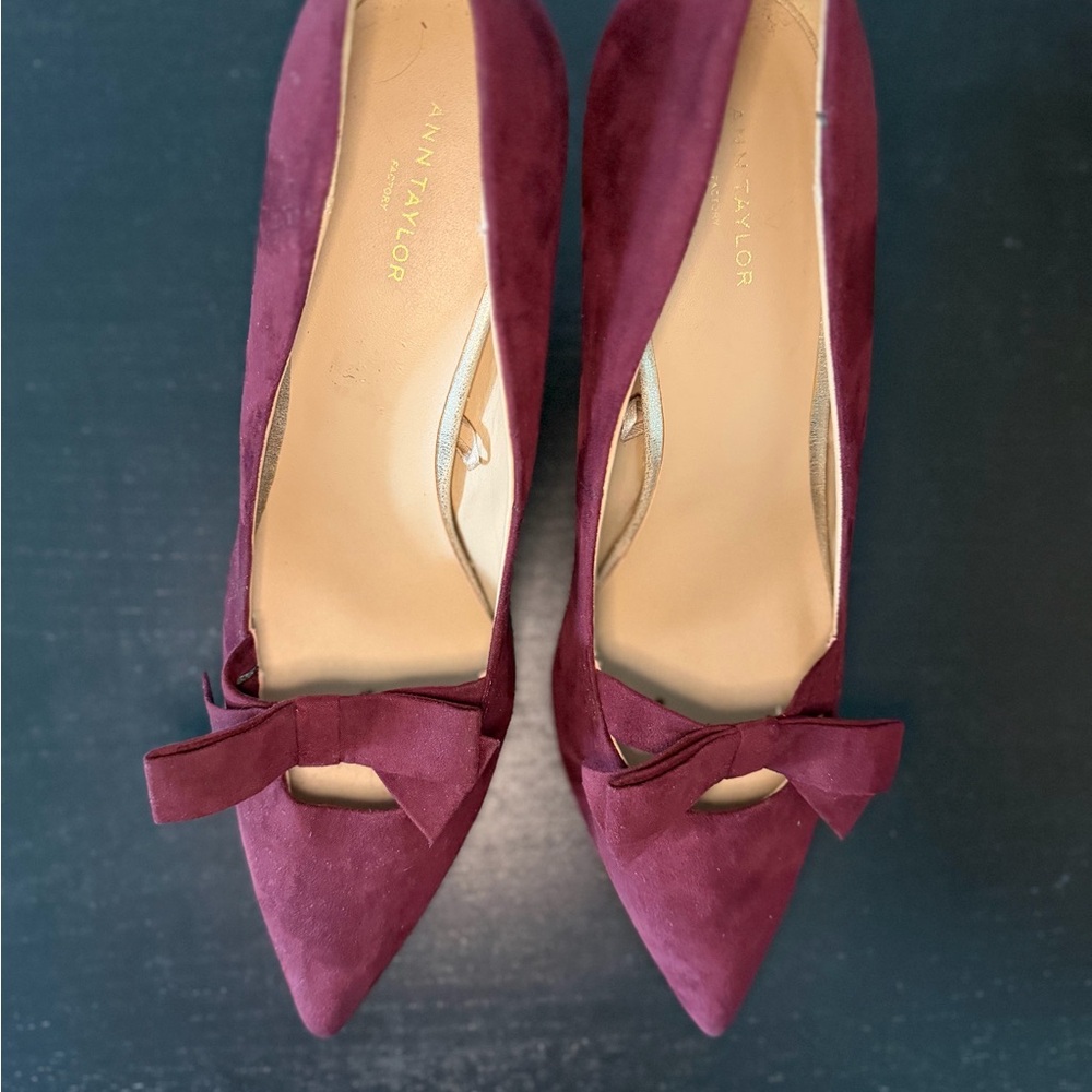 Ann Taylor Burgundy Heels with Bow Detail - Picture 6 of 9